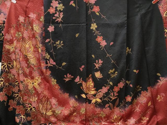 平和屋着物●豪華振袖　駒刺繍　花蝶文　暈し染め　黒地　金彩　正絹　逸品　CABG0042yc