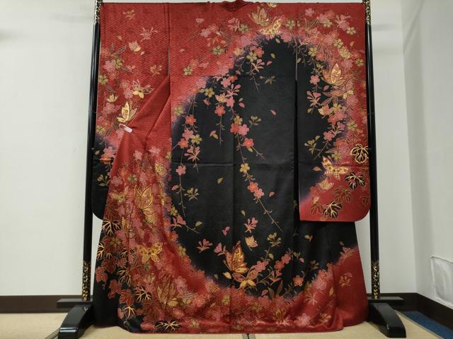 平和屋着物●豪華振袖　駒刺繍　花蝶文　暈し染め　黒地　金彩　正絹　逸品　CABG0042yc