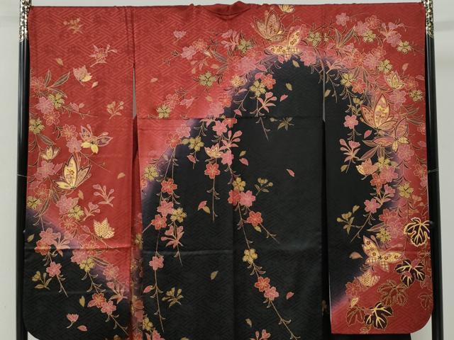 平和屋着物●豪華振袖　駒刺繍　花蝶文　暈し染め　黒地　金彩　正絹　逸品　CABG0042yc