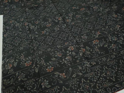 平和屋着物●泥つむぎ　横段更紗花唐草文　黒地　反端付き　正絹　逸品　未使用　CABG0056yc