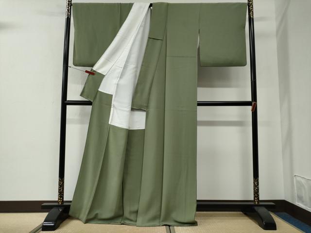 平和屋着物●上質な色無地　松葉色　正絹　逸品　CABG0073yc