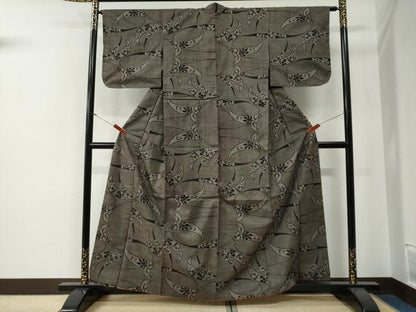 平和屋着物●本場大島紬　7マルキ　花唐草文　正絹　逸品　未使用　CABG0076yc