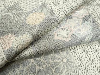平和屋着物●中国三大刺繍　スワトウ刺繍　本場大島紬　白大島　9マルキ　絞り　色紙重ね吉祥花文　正絹　逸品　CABG0143yc