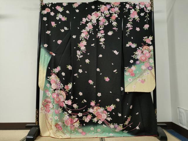 平和屋着物●豪華振袖　毬草花文　暈し染め　黒地　金通し地　正絹　逸品　CABG0146yc