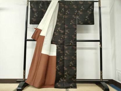 平和屋着物●国指定重要無形文化財　本場久米島紬　手織　正絹　逸品　CABG0165yc