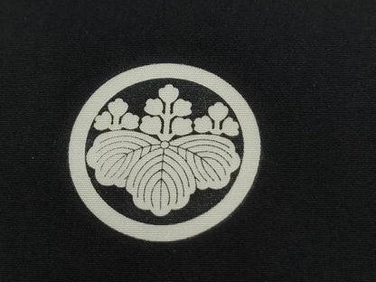 平和屋着物●男性　黒紋付　羽織セット　羽裏：扇・陶器花文　キングサイズ　正絹　逸品　CABG0181yc