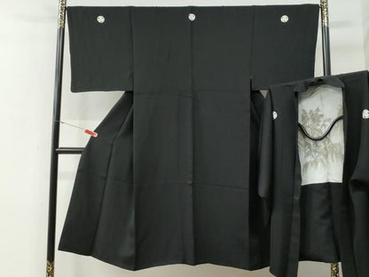平和屋着物●男性　黒紋付　羽織セット　羽裏：遠山樹林文　正絹　逸品　CABG0183yc