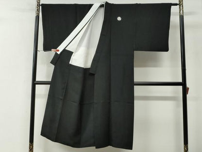 平和屋着物●男性　黒紋付　羽織セット　羽裏：遠山樹林文　正絹　逸品　CABG0183yc