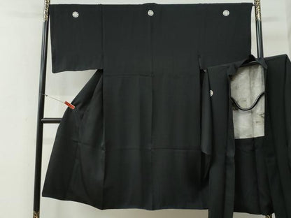 平和屋着物●男性　黒紋付　羽織セット　羽裏：破れ色紙風景文　正絹　逸品　CABG0184yc