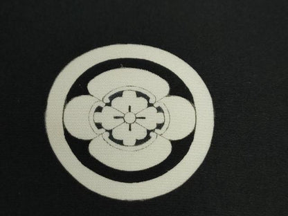 平和屋着物●男性　黒紋付　羽織セット　羽裏：破れ色紙風景文　正絹　逸品　CABG0184yc