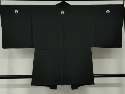 平和屋着物●男性　黒紋付　羽織セット　羽裏：破れ色紙人物文　正絹　逸品　CABG0185yc