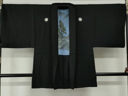 平和屋着物●男性　黒紋付　羽織セット　羽裏：人物渡り橋風景文　キングサイズ　正絹　逸品　CABG0186yc
