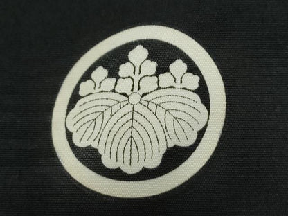 平和屋着物●男性　黒紋付　羽織セット　羽裏：扇・硯　正絹　逸品　CABG0190yc