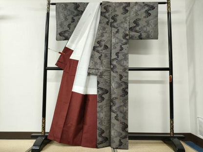 平和屋着物●本場大島紬　9マルキ　霞舞花文　正絹　逸品　CABG0195yc
