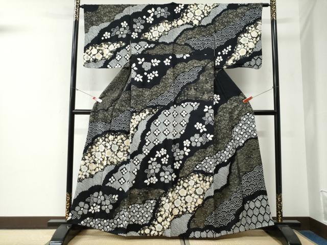 平和屋着物●訪問着　絞り　吉祥草花文　黒地　金彩　正絹　逸品　CABG0198yc