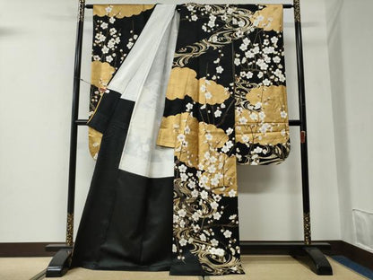平和屋着物●豪華振袖　駒刺繍　雲取り流水枝梅文　黒地　金彩　正絹　逸品　CABG0207yc