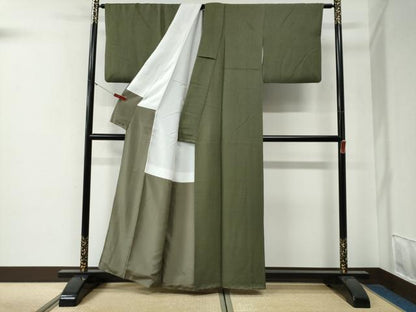 平和屋着物●上質な色無地　吉祥地紋　麹塵色　正絹　逸品　CABG0266