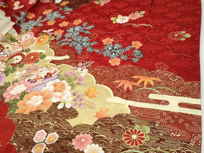 平和屋着物●豪華振袖　駒刺繍　雪輪花松文　金彩　正絹　逸品　CABG0353yc