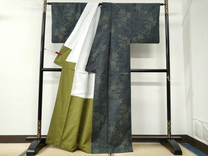 平和屋着物●本場大島紬　9マルキ　花唐草文　正絹　逸品　CABG0380yc