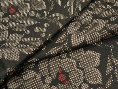 平和屋着物●本場大島紬　7マルキ　南天花唐草文　正絹　逸品　CABG0410yc