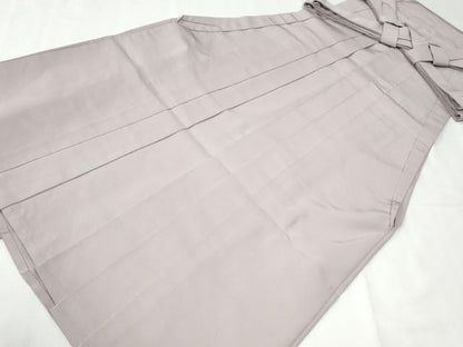 平和屋着物●男性　馬乗り袴　色無地　灰桜色　正絹　逸品　CABG0439yc