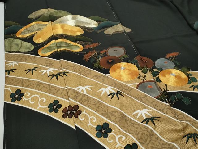 平和屋着物●豪華黒留袖　作家物　駒刺繍　万寿菊　松笹花唐草文　金彩　仮絵羽　正絹　逸品　未使用　CABG0511yc