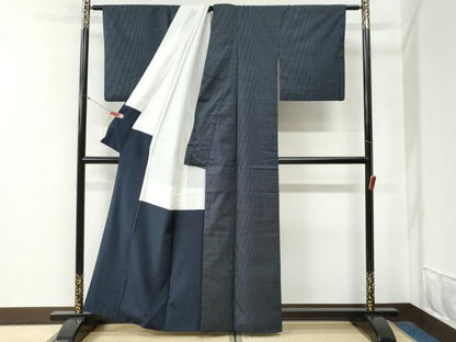 平和屋着物●銀座きしや　本場大島紬　7マルキ　よろけ縞　たとう紙付き　正絹　逸品　CABG0565yc