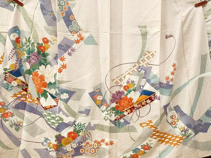 平和屋着物●豪華振袖　駒刺繍　短冊牡丹吉祥草花文　金彩　正絹　逸品　CABG0617yc