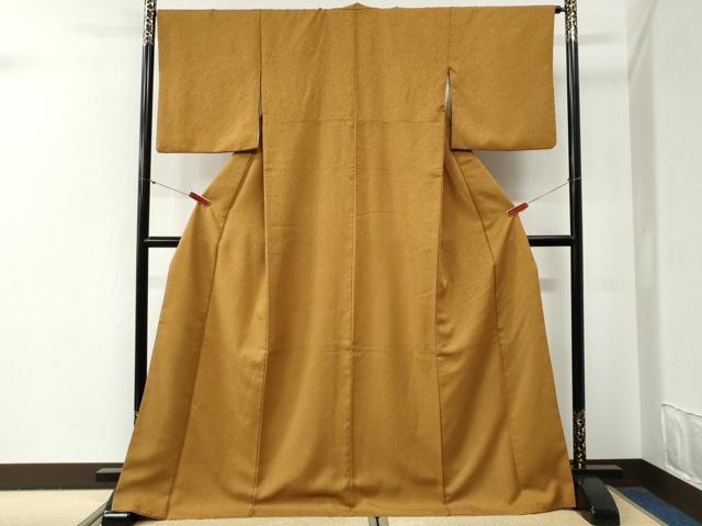 平和屋着物●色無地　茶道具地紋　山吹茶色　ロング丈　洗える着物　CABG0639yc