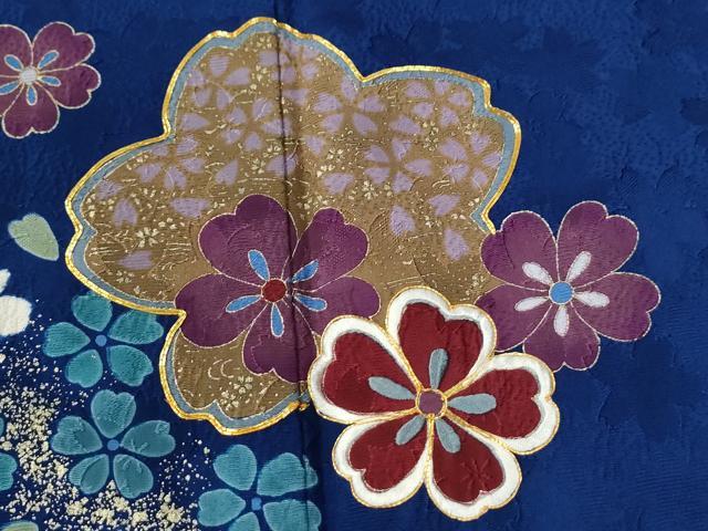 平和屋着物●豪華振袖　駒刺繍　絞り　流水舞桜文　金彩　やまと誂製　正絹　逸品　CABG0727yc
