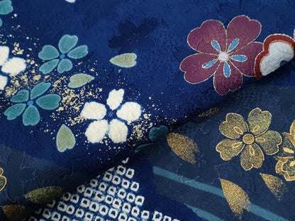平和屋着物●豪華振袖　駒刺繍　絞り　流水舞桜文　金彩　やまと誂製　正絹　逸品　CABG0727yc