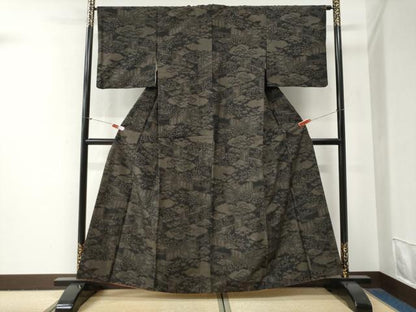 平和屋着物●結城紬　100亀甲　雲取り浜松草木文　黒地　正絹　逸品　CABG0747yc