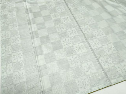 平和屋着物●本場大島紬　白大島　市松吉祥文　正絹　逸品　CABG0753yc