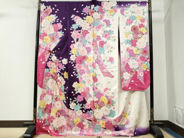 平和屋着物●豪華振袖　毬牡丹花文　ラメ糸　暈し染め　銀通し地　正絹　逸品　CABG0816yc