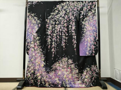平和屋着物●豪華振袖　駒刺繍　舞桜文　暈し染め　黒地　金彩　正絹　逸品　CABG0825yc