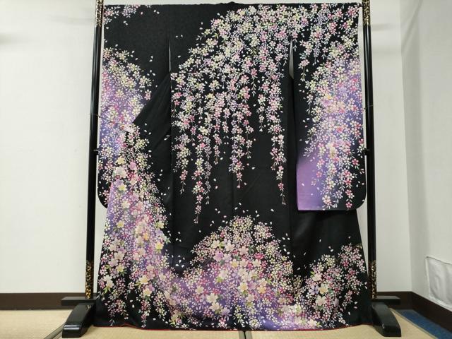 平和屋着物●豪華振袖　駒刺繍　舞桜文　暈し染め　黒地　金彩　正絹　逸品　CABG0825yc