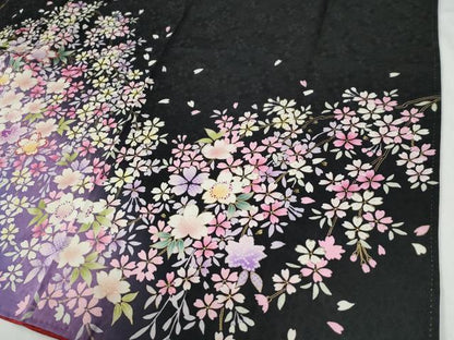 平和屋着物●豪華振袖　駒刺繍　舞桜文　暈し染め　黒地　金彩　正絹　逸品　CABG0825yc