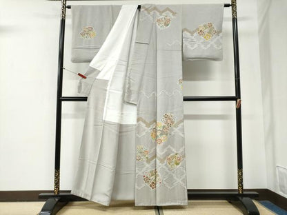 平和屋着物●訪問着　駒刺繍　絞り　松皮菱草花文　金彩　正絹　逸品　CABG0891yc