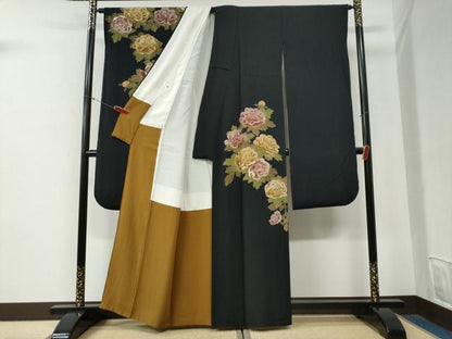 平和屋着物●こむさでもーど・COMME CA DU MODE　振袖　牡丹　黒地　正絹　逸品　CABG0901yc