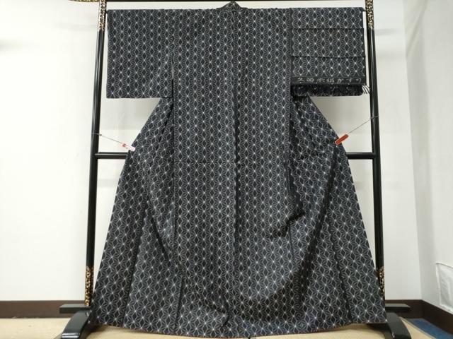 平和屋着物●久留米絹かすり　麻の葉文様　黒地　反端付き　正絹　逸品　未使用　CABG0943yc