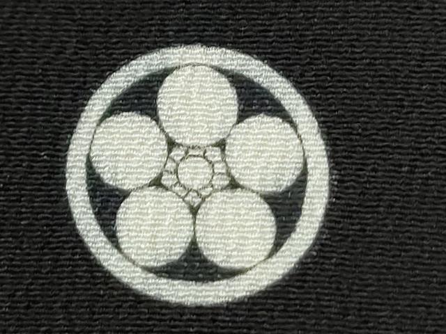 平和屋着物●豪華黒留袖　駒刺繍　色紙重ね宝尽くし吉祥花唐草文　金彩　正絹　逸品　CABG0952yc