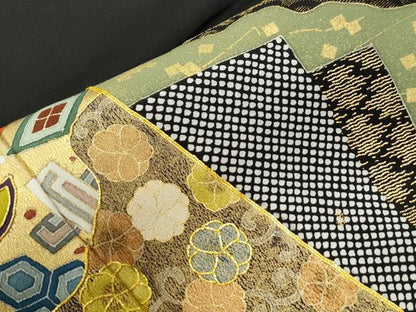 平和屋着物●豪華黒留袖　駒刺繍　色紙重ね宝尽くし吉祥花唐草文　金彩　正絹　逸品　CABG0952yc