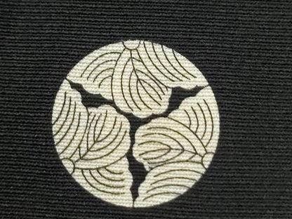 平和屋着物●豪華黒留袖　作家物　駒刺繍　仕覆鳳凰更紗花唐草文　金彩　正絹　逸品　CABG0960yc