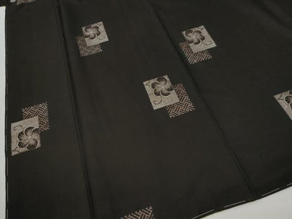 平和屋着物●本場大島紬　9マルキ　地空き　色紙重ね吉祥花唐草文　正絹　逸品　未使用　CABG0973yc