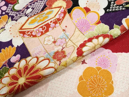 平和屋着物●豪華振袖　駒刺繍　貝桶松竹梅花文　金通し地　正絹　逸品　CABG0978yc