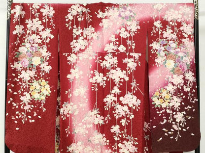 平和屋着物●豪華振袖　駒刺繍　草花文　暈し染め　金通し地　正絹　逸品　CABG0984yc