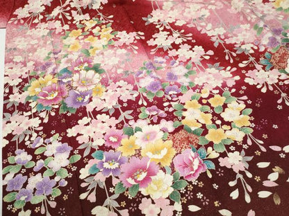 平和屋着物●豪華振袖　駒刺繍　草花文　暈し染め　金通し地　正絹　逸品　CABG0984yc