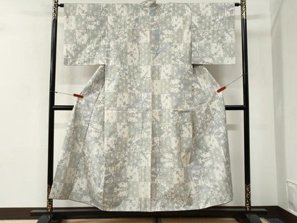 平和屋着物●本場大島紬　白大島　7マルキ　市松麻の葉枝花文　正絹　逸品　CABG0994yc