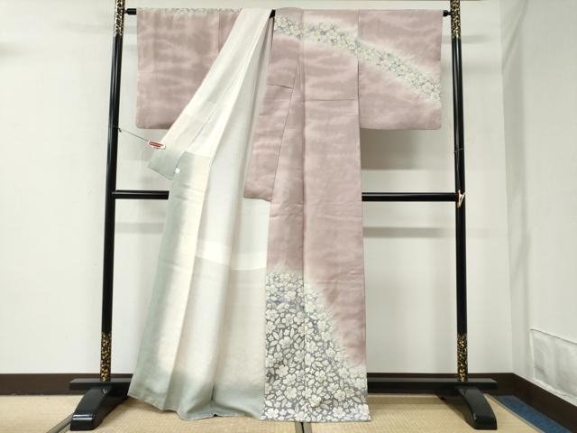 平和屋着物●東京友禅　菅有鬼一　訪問着　舞花文　暈し染め　銀通し地　鈴乃屋扱い　正絹　逸品　CABG1008yc