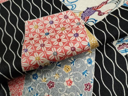 平和屋着物●上質な小紋　型染め　立涌色紙重ね飛鶴花文　黒地　正絹　逸品　CABG1043yc